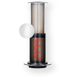 AeroPress kahvinkeitin + metallinen kestosuodatin