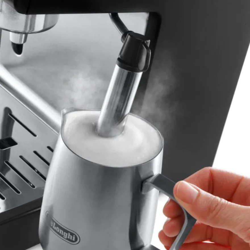 DeLonghi ECP33.21.BK espressokeitin, musta/hopea