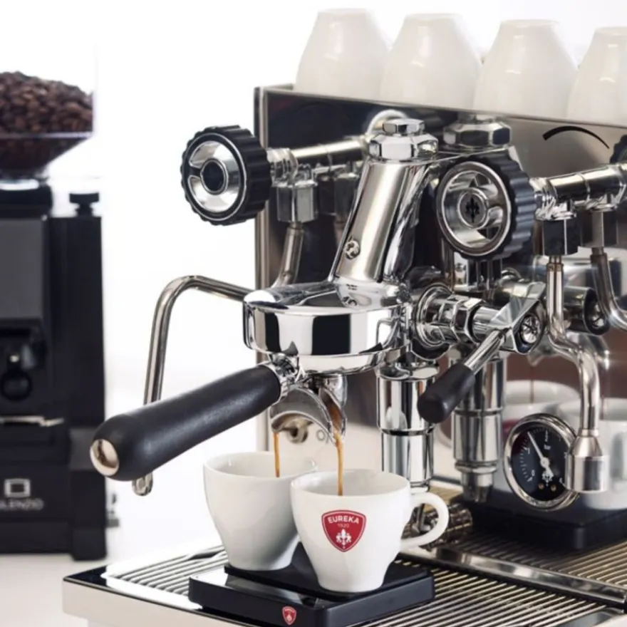 Eureka Pura espressokone, kiillotettu teräs