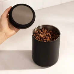 Fellow Electric Atmos Vacuum Canister tyhjiösäiliö sähkökannella, mattamusta teräs