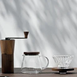 Hario V60 Coffee Server Walnut Wood kahvikannu 600 ml