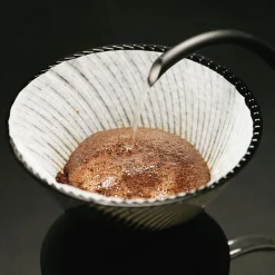 Hario V60 Dripper NEO suodatinsuppilo koko 02, Amber