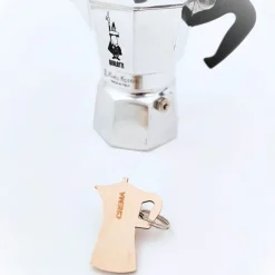 KOLO Design x Crema puinen avaimenperä, mutteripannu